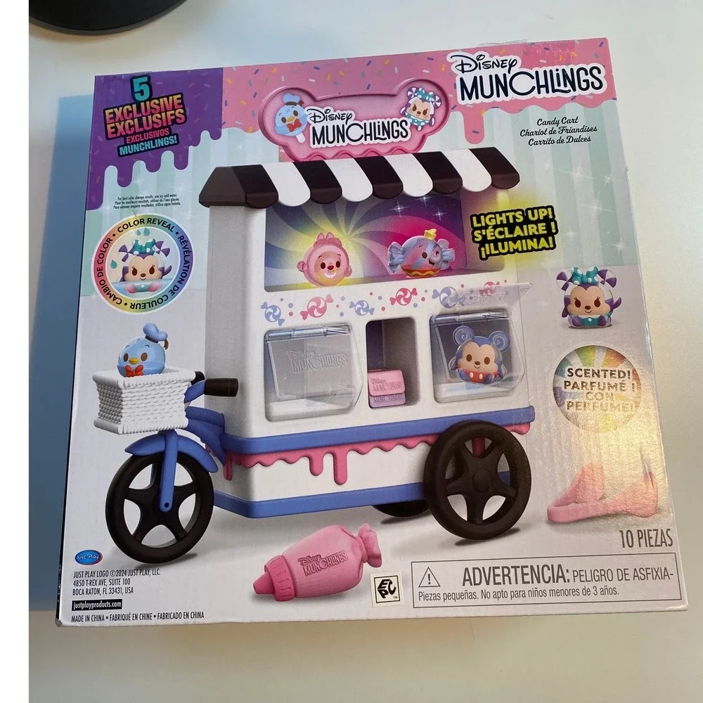 Disney Munchlings Candy Cart Playset 10 Pieces Exclusive Figures Lights Up Scent